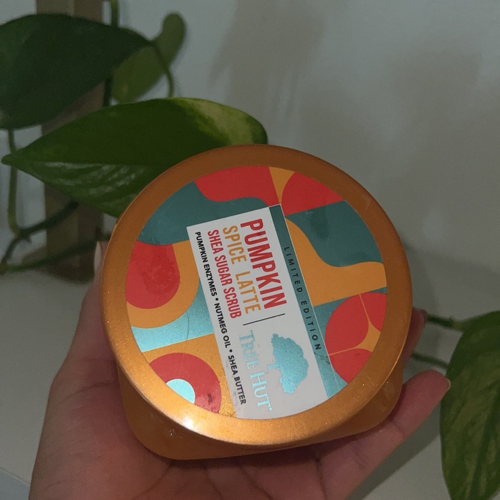 tree hut pumpkin spice latte body scrub - Picture 2 of 3